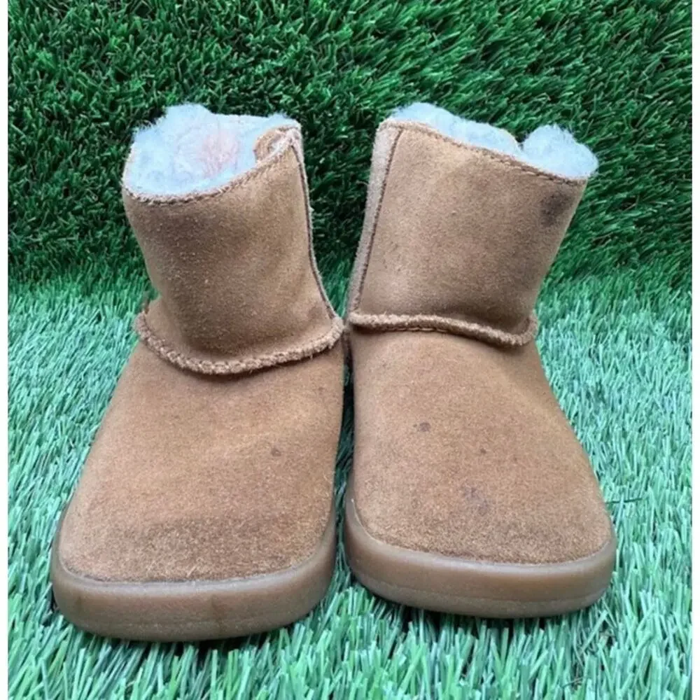 UGG Kids Keelan Boot Suede Brown Sheepskin 1096089I – Size 04 / 05 US